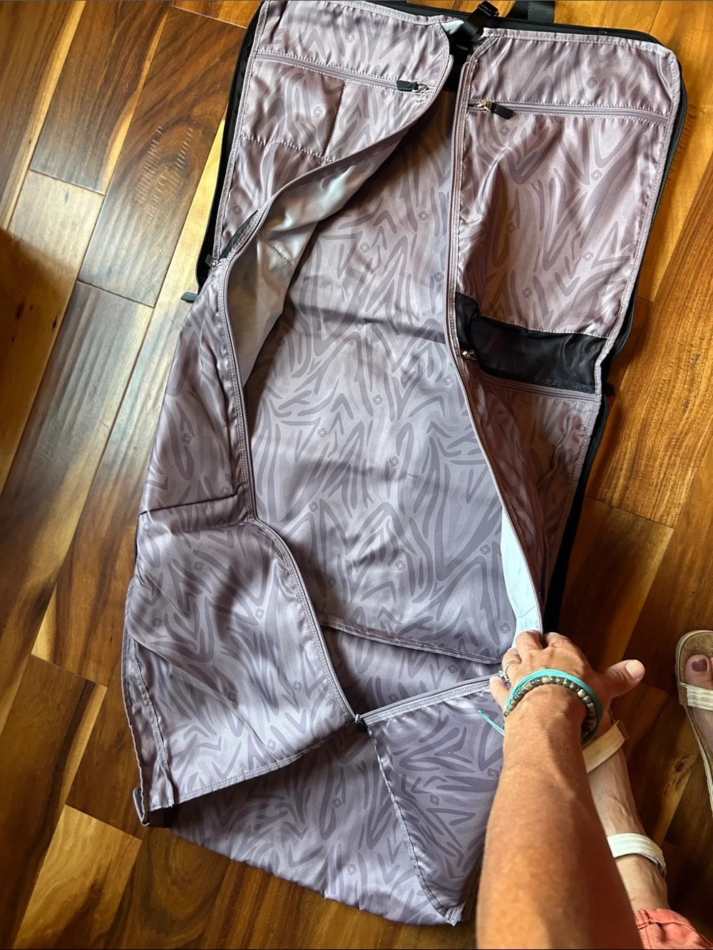Samsonite lightweight garment